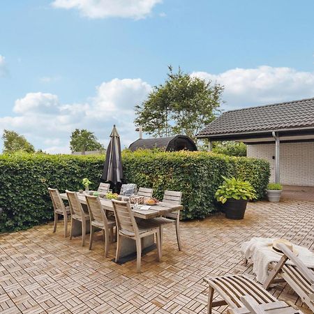 Gorgeous Home In Sunds With Kitchen Eksteriør bilde