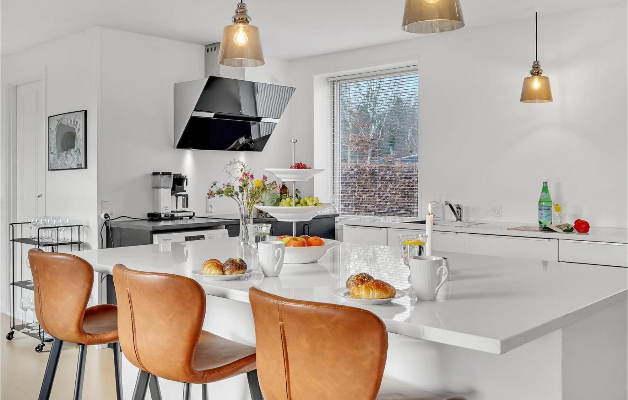 Gorgeous Home In Sunds With Kitchen Eksteriør bilde