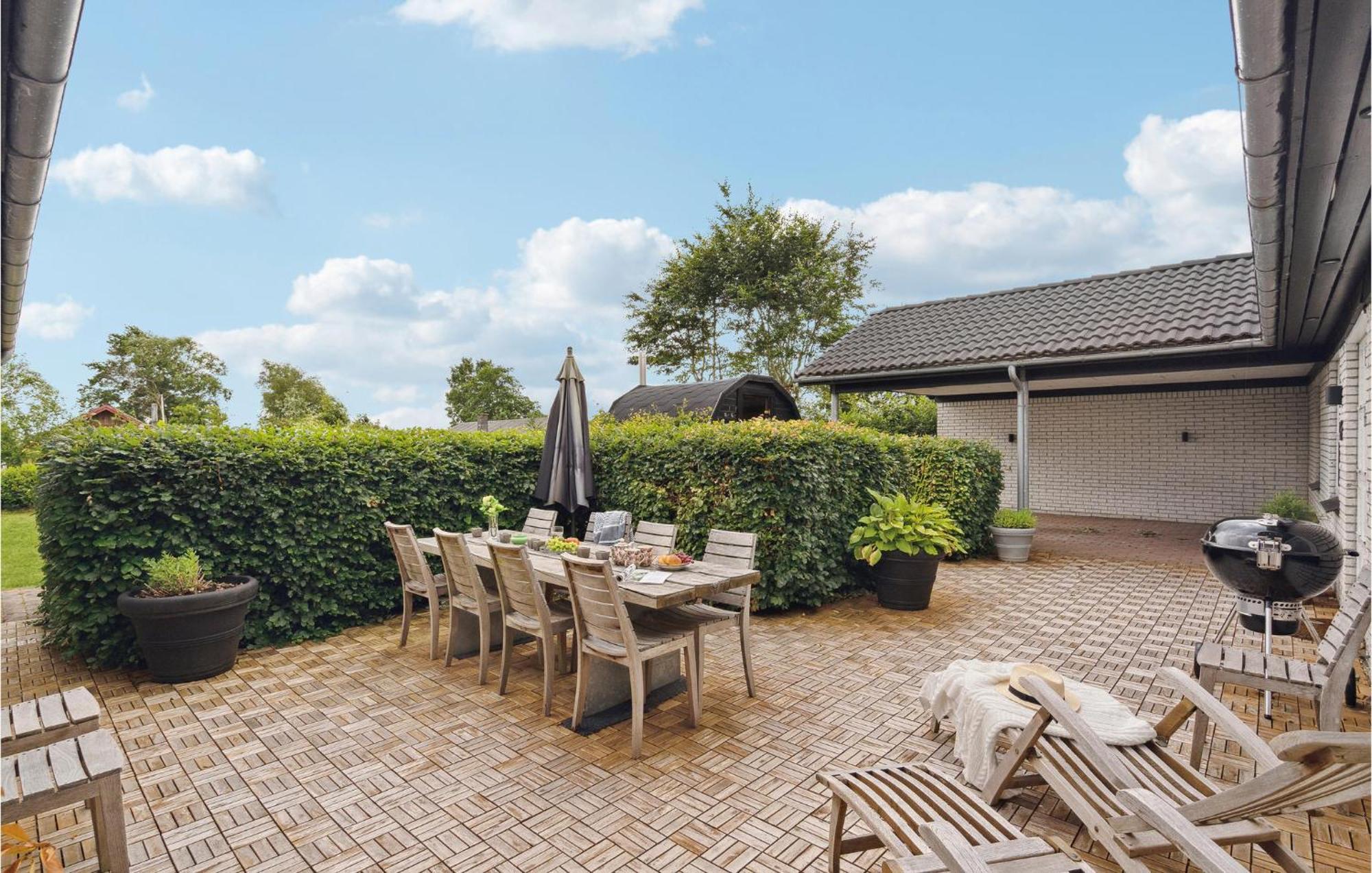 Gorgeous Home In Sunds With Kitchen Eksteriør bilde
