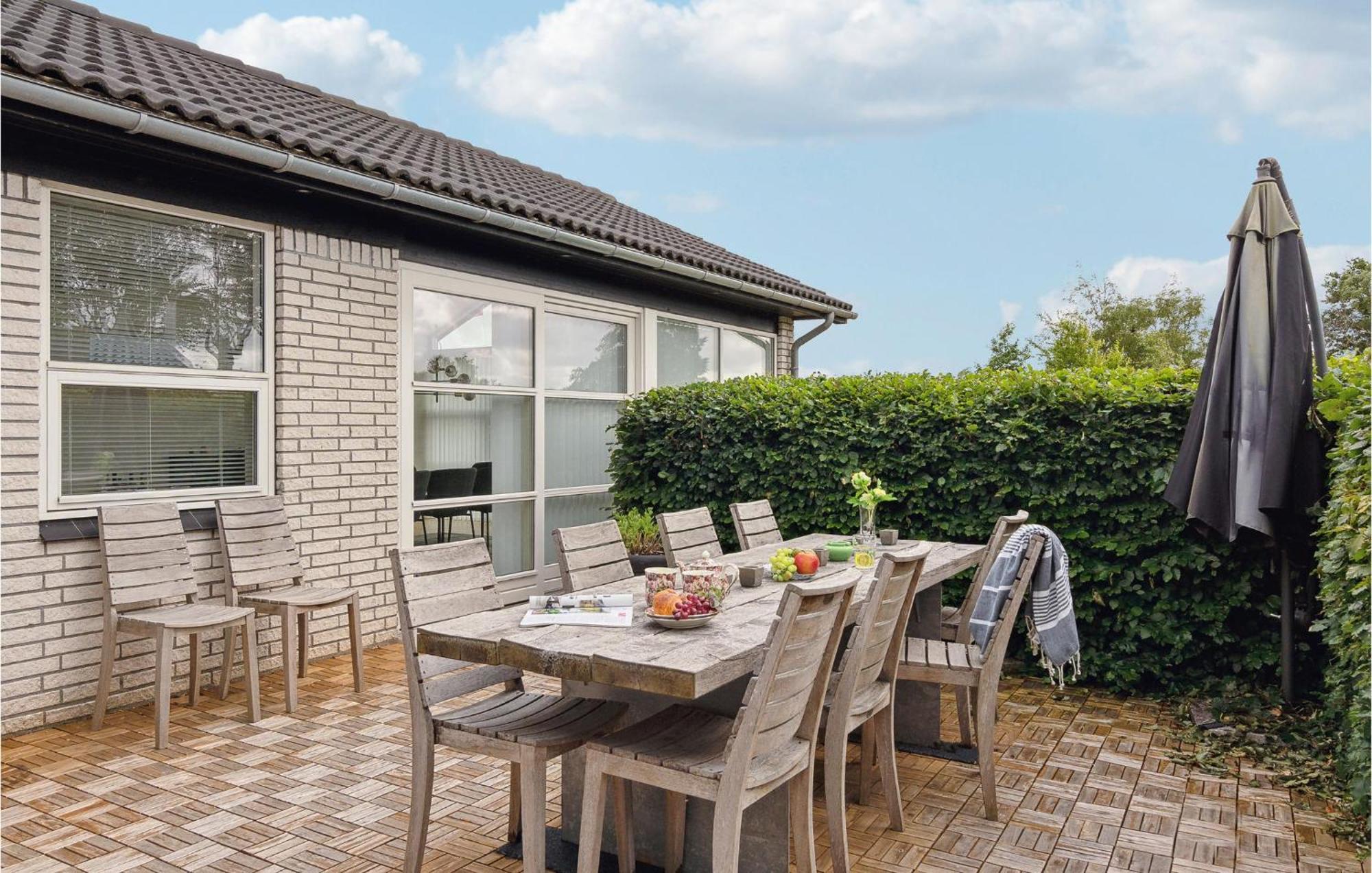 Gorgeous Home In Sunds With Kitchen Eksteriør bilde
