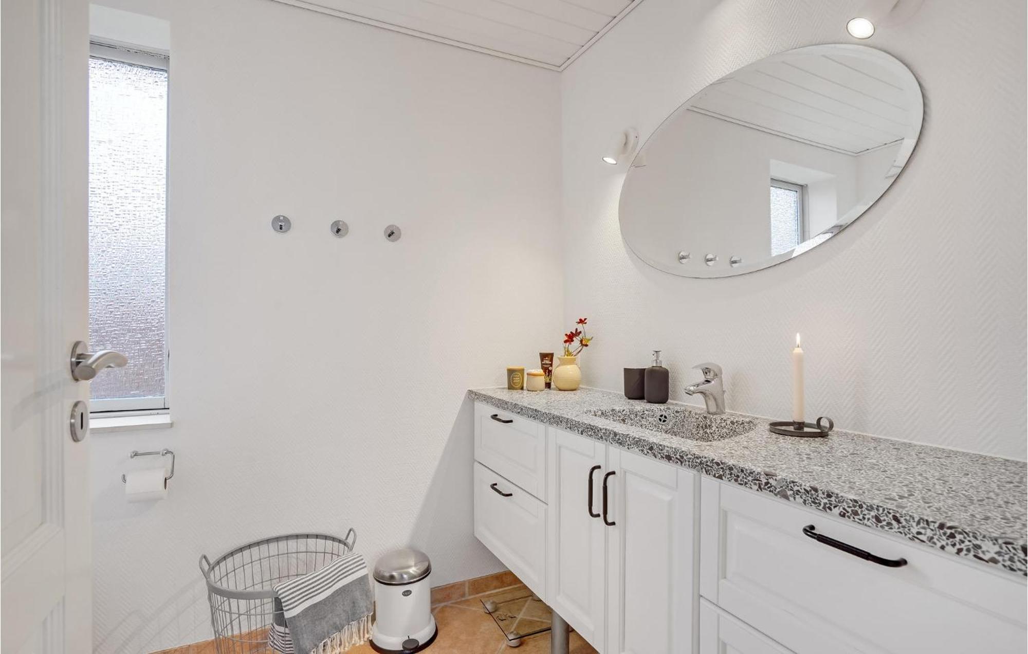 Gorgeous Home In Sunds With Kitchen Eksteriør bilde
