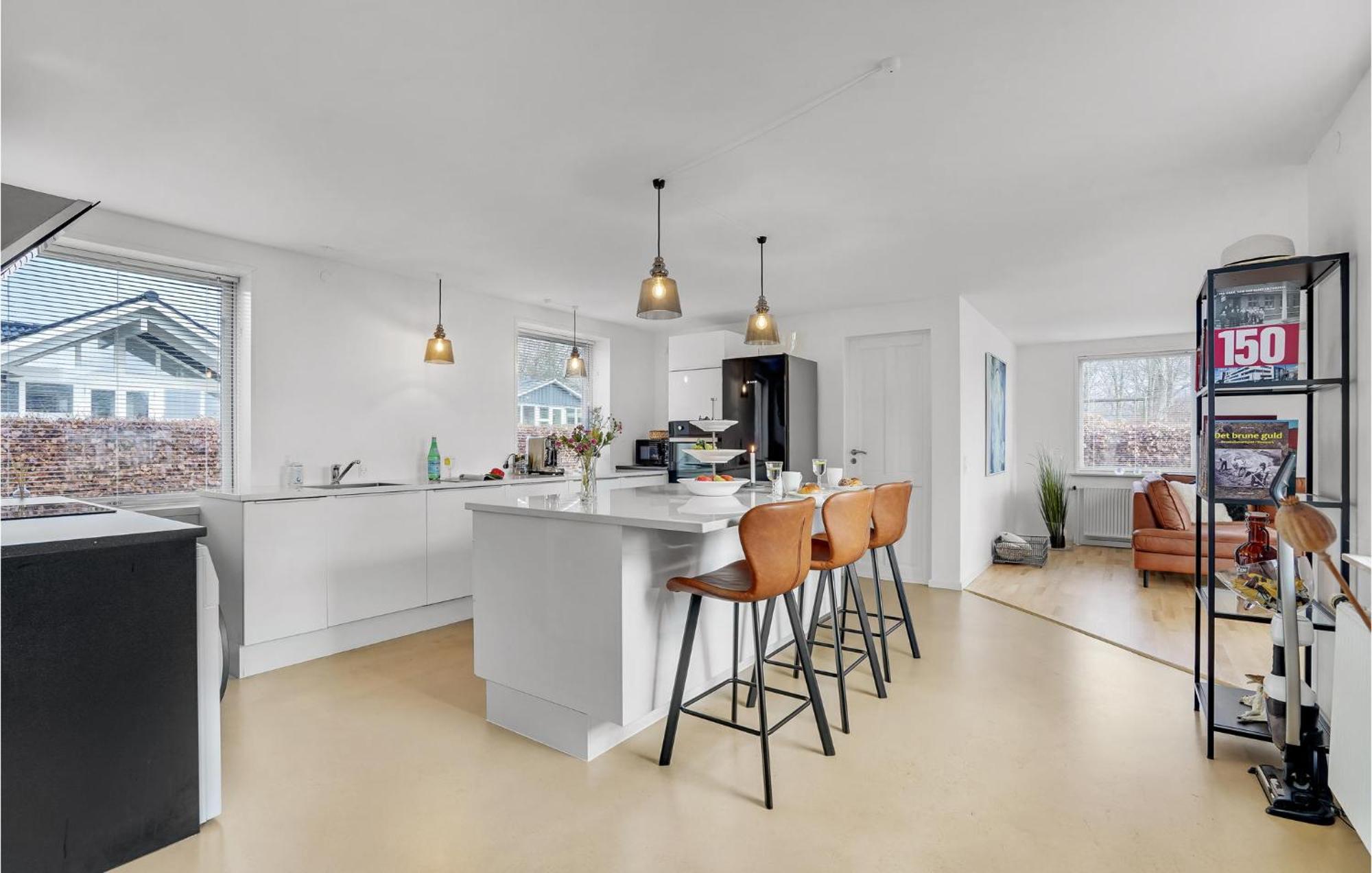 Gorgeous Home In Sunds With Kitchen Eksteriør bilde