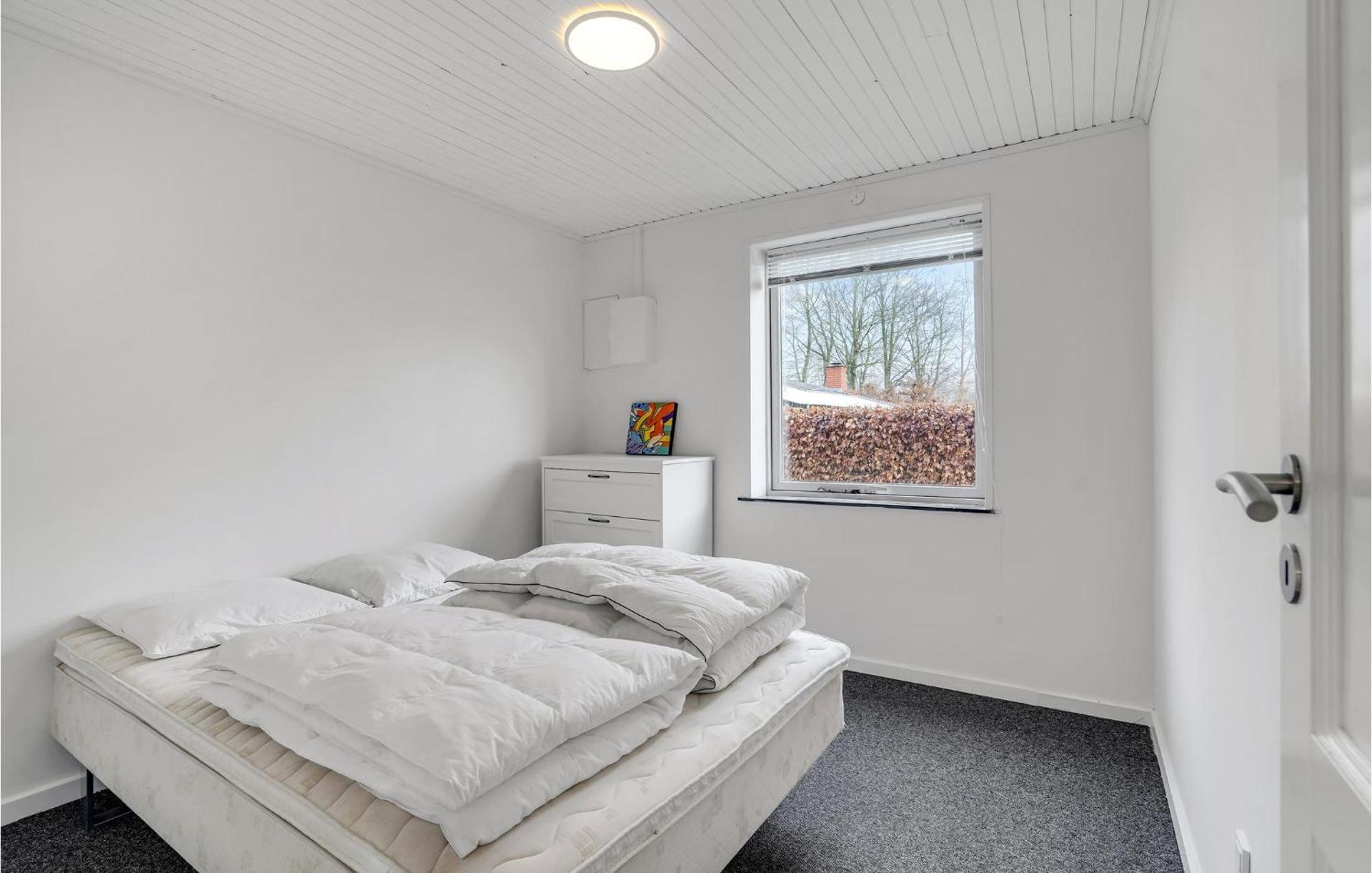 Gorgeous Home In Sunds With Kitchen Eksteriør bilde