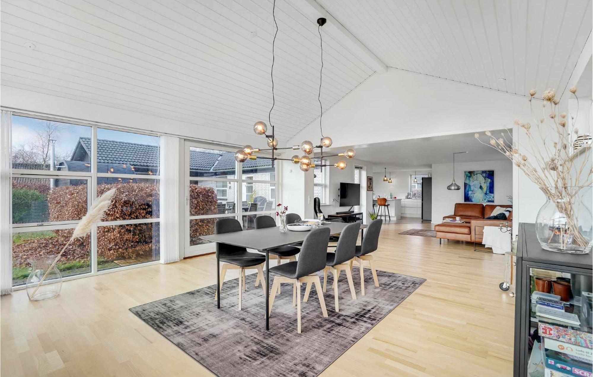 Gorgeous Home In Sunds With Kitchen Eksteriør bilde