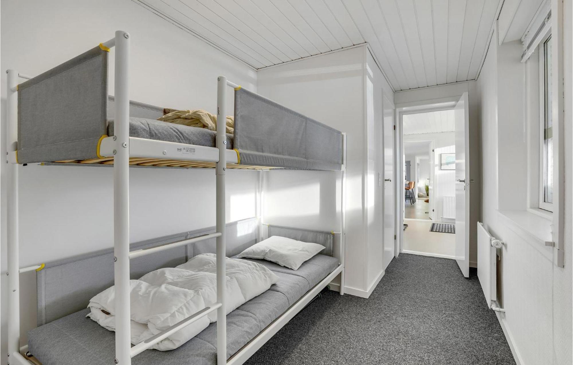 Gorgeous Home In Sunds With Kitchen Eksteriør bilde