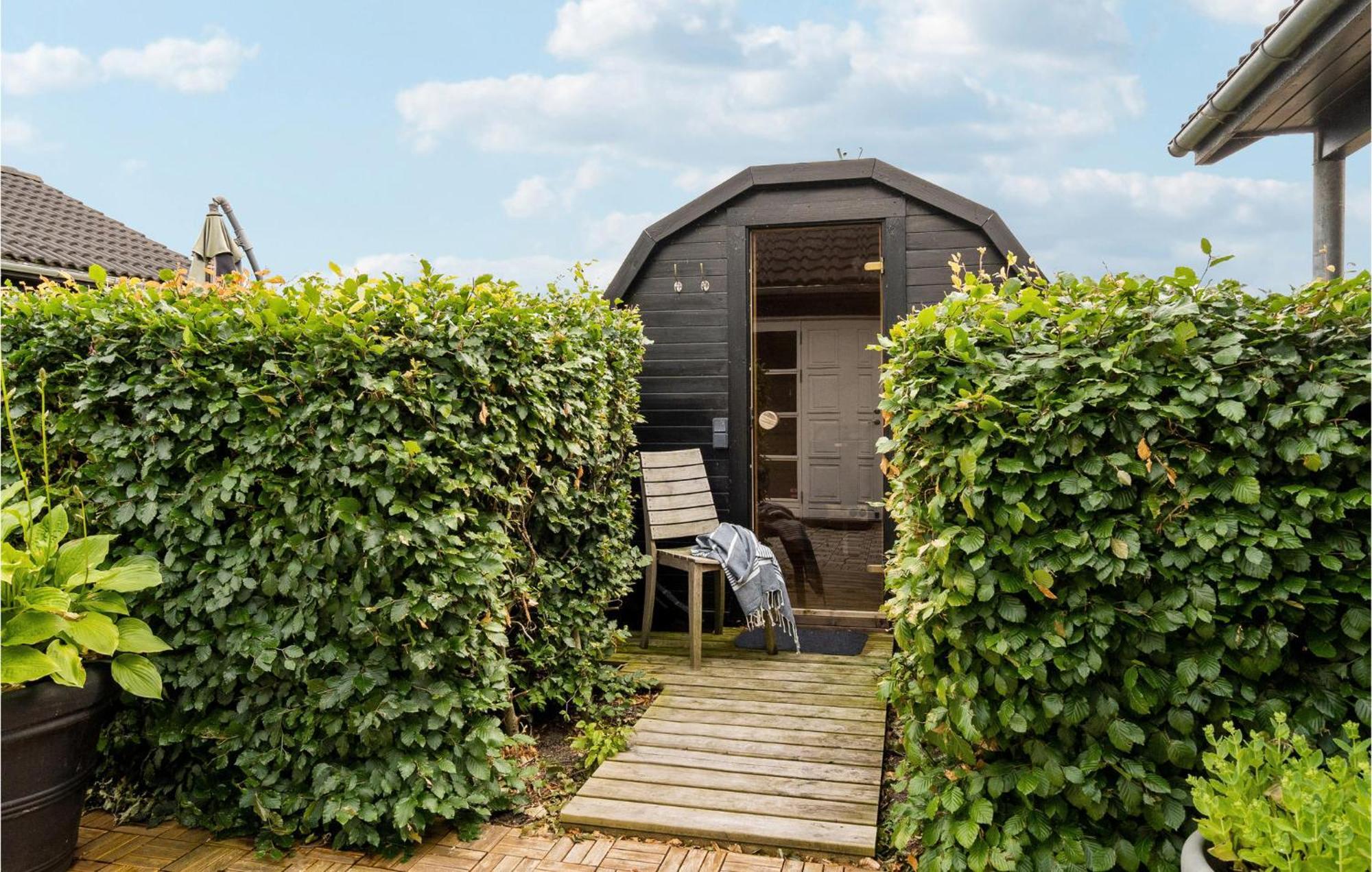 Gorgeous Home In Sunds With Kitchen Eksteriør bilde